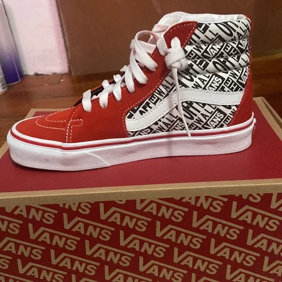 Vans - Picture 3 of 5